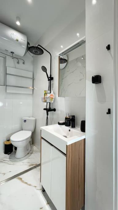 Urban Heaven Hideout, Cozy In Prime Center Apartemen Sofia